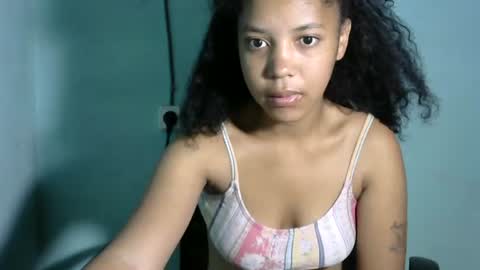 Snapshot of hott_beauty chatting on June 2026 04:37:01 AM MULAN online show from June 2026 04:37:01 AM