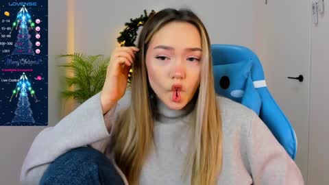 Snapshot of hottease_pvt chatting on December 2024 08:33:02 AM hello Im Eva online show from December 2024 08:33:02 AM