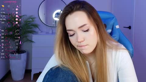 Snapshot of hottease_pvt chatting on January 2025 10:45:01 AM hello Im Eva online show from January 2025 10:45:01 AM