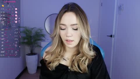 Snapshot of hottease_pvt chatting on January 2025 05:11:02 AM hello Im Eva online show from January 2025 05:11:02 AM