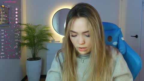 Snapshot of hottease_pvt chatting on January 2025 05:09:01 AM hello Im Eva online show from January 2025 05:09:01 AM