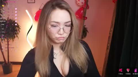 Snapshot of hottease_pvt chatting on February 2025 05:21:01 AM hello Im Eva online show from February 2025 05:21:01 AM