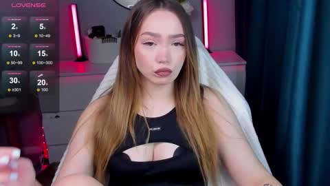 Snapshot of hottease_pvt chatting on October 2025 12:13:02 PM hello Im Eva online show from October 2025 12:13:02 PM