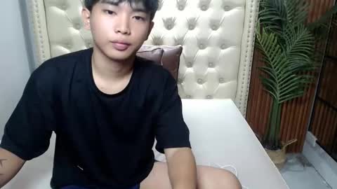 hottestloues online show from June 2026 02:01:01 AM