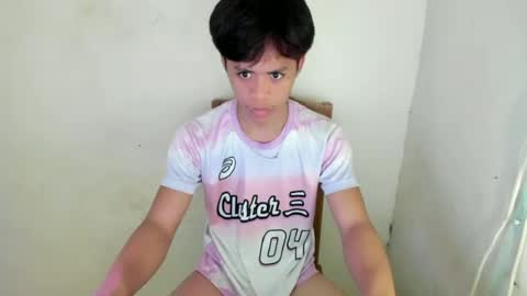 hottie_migs online show from June 2026 12:11:01 AM