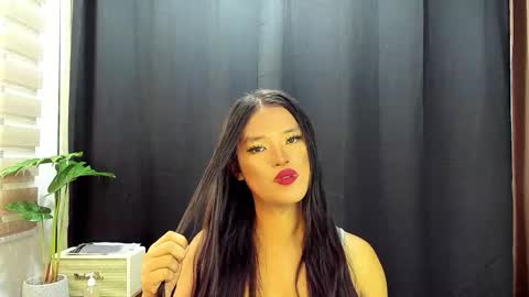 Maxine online show from November 2025 03:09:02 AM