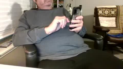 Snapshot of hottop_1981 chatting on December 2024 02:45:02 AM Hottop 1981 online show from December 2024 02:45:02 AM