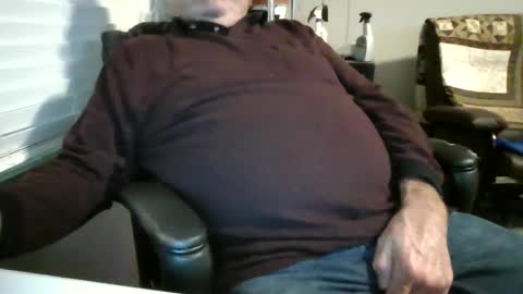 Snapshot of hottop_1981 chatting on December 2024 12:14:02 AM Hottop 1981 online show from December 2024 12:14:02 AM