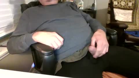 Snapshot of hottop_1981 chatting on January 2025 02:51:02 AM Hottop 1981 online show from January 2025 02:51:02 AM