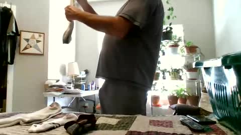 Snapshot of hottop_1981 chatting on February 2025 06:33:01 PM Hottop 1981 online show from February 2025 06:33:01 PM