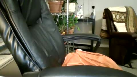 Snapshot of hottop_1981 chatting on March 2025 02:27:02 AM Hottop 1981 online show from March 2025 02:27:02 AM