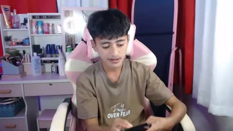 Edrian online show from March 2026 03:49:02 PM