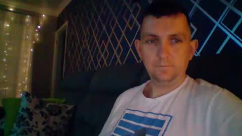 hotuk86 online show from January 2025 09:11:02 PM