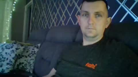 hotuk86 online show from January 2025 09:08:02 PM