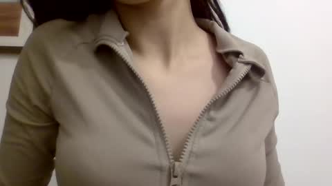 Hotwixx online show from December 2024 08:17:01 PM