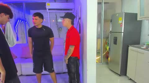 Snapshot of houseofwarrios chatting on December 2025 05:46:02 AM we are Harry Jersi pablo and our mod talco online show from December 2025 05:46:02 AM