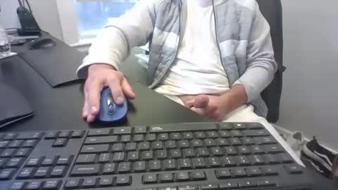 Snapshot of hoverday chatting on October 2025 01:07:02 PM hoverday online show from October 2025 01:07:02 PM