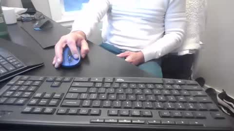 Snapshot of hoverday chatting on October 2025 12:31:01 PM hoverday online show from October 2025 12:31:01 PM