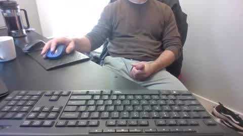 Snapshot of hoverday chatting on November 2025 05:25:01 PM hoverday online show from November 2025 05:25:01 PM