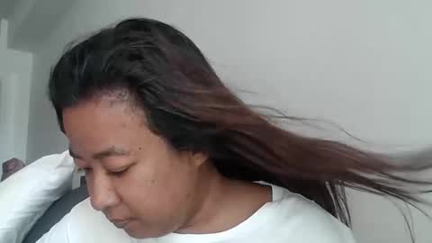 Snapshot of howdykannapat chatting on November 2025 06:02:02 AM NIDA online show from November 2025 06:02:02 AM