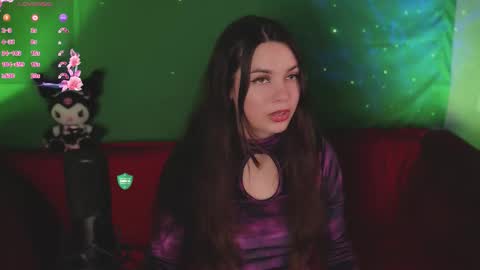 Mia online show from September 2025 05:46:01 PM