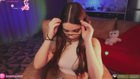 Mia online show from April 2026 05:42:02 PM