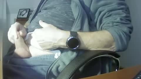 Snapshot of hpeter111 chatting on January 2025 09:43:01 PM Peter online show from January 2025 09:43:01 PM