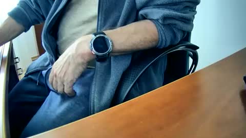 Snapshot of hpeter111 chatting on September 2025 01:55:01 PM Peter online show from September 2025 01:55:01 PM