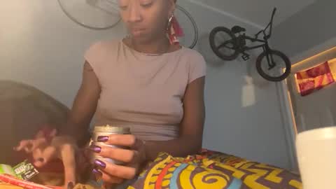 Snapshot of hrtluv chatting on February 2026 12:58:01 PM hrtluv online show from February 2026 12:58:01 PM