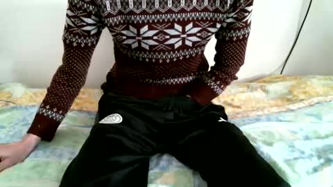 Snapshot of hug_me chatting on December 2024 11:29:01 AM Keanu online show from December 2024 11:29:01 AM