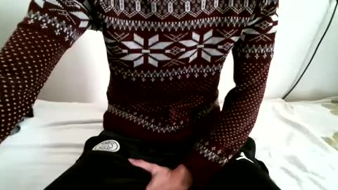 Snapshot of hug_me chatting on January 2025 12:50:02 PM Keanu online show from January 2025 12:50:02 PM