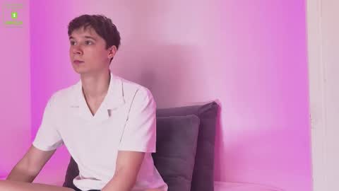 Snapshot of hugebangins_ chatting on October 2025 10:12:02 AM ANTHONY online show from October 2025 10:12:02 AM