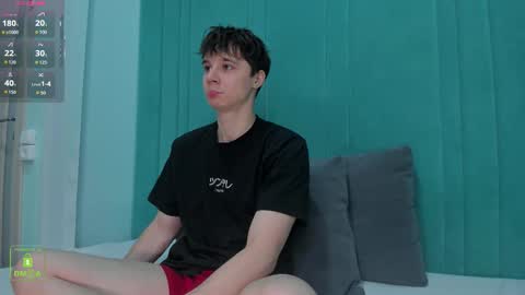 Snapshot of hugebangins_ chatting on October 2025 05:06:01 AM ANTHONY online show from October 2025 05:06:01 AM