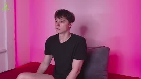 Snapshot of hugebangins_ chatting on October 2025 04:59:01 AM ANTHONY online show from October 2025 04:59:01 AM