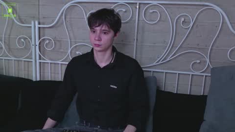 Snapshot of hugebangins_ chatting on November 2025 04:55:01 AM ANTHONY online show from November 2025 04:55:01 AM