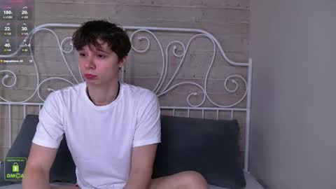 Snapshot of hugebangins_ chatting on November 2025 04:22:01 AM ANTHONY online show from November 2025 04:22:01 AM