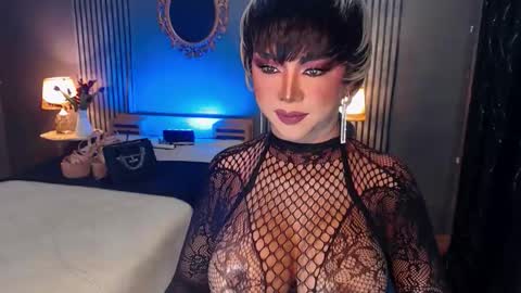 Christine online show from November 2025 09:00:02 AM