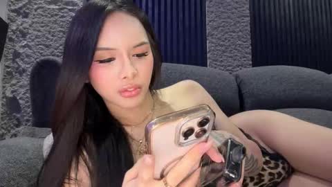 Tine Castillo online show from November 2025 11:03:01 PM