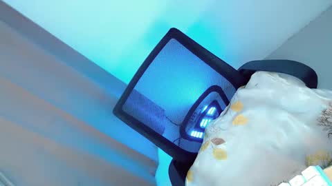 Yhanie online show from November 2025 02:22:01 AM