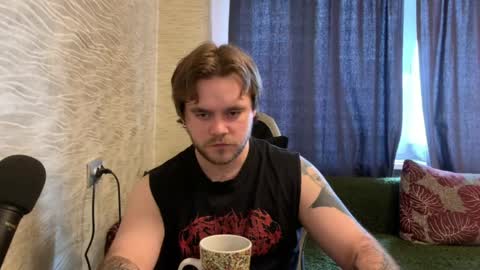 Snapshot of hugo__brad chatting on April 2026 12:52:02 PM Hugo online show from April 2026 12:52:02 PM