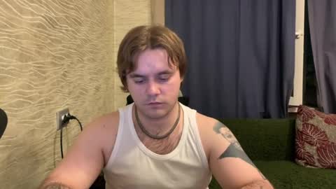 Snapshot of hugo__brad chatting on April 2026 07:34:01 PM Hugo online show from April 2026 07:34:01 PM