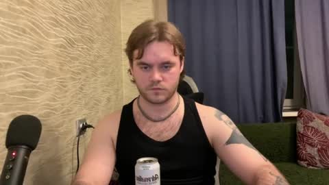 Snapshot of hugo__brad chatting on May 2026 08:28:02 PM Hugo online show from May 2026 08:28:02 PM