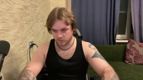 Snapshot of hugo__brad chatting on May 2026 09:20:01 PM Hugo online show from May 2026 09:20:01 PM