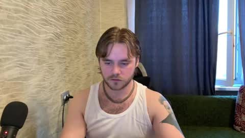 Snapshot of hugo__brad chatting on May 2026 05:53:01 PM Hugo online show from May 2026 05:53:01 PM