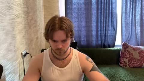 Snapshot of hugo__brad chatting on May 2026 12:54:01 PM Hugo online show from May 2026 12:54:01 PM