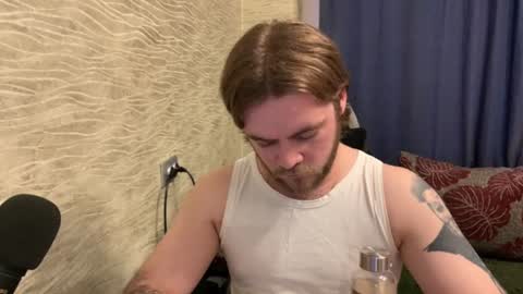 Snapshot of hugo__brad chatting on June 2026 07:18:02 PM Hugo online show from June 2026 07:18:02 PM