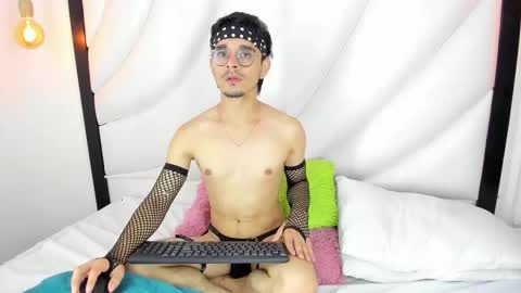 Snapshot of hugo_cooper chatting on February 2025 03:33:02 AM HUGO online show from February 2025 03:33:02 AM