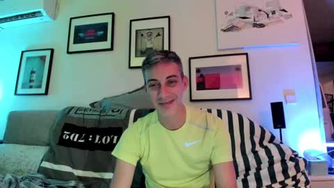 Hugo online show from December 2024 09:02:01 PM