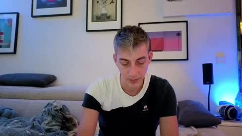 Hugo online show from November 2025 10:08:02 PM