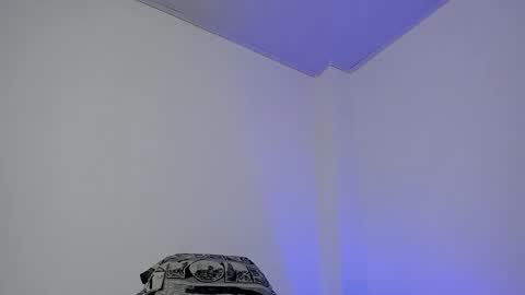 Hugo online show from October 2025 08:30:02 PM